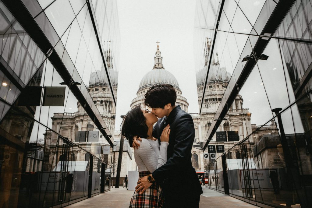 London-couple-photo-shoots-Hadi-Yazdani-photographer-st-pauls-cathedral