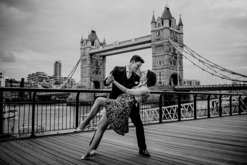 cute-couple-photos-London-engagement-photographer-hadi-yazdani-tower-bridge-romantic-black-and-white