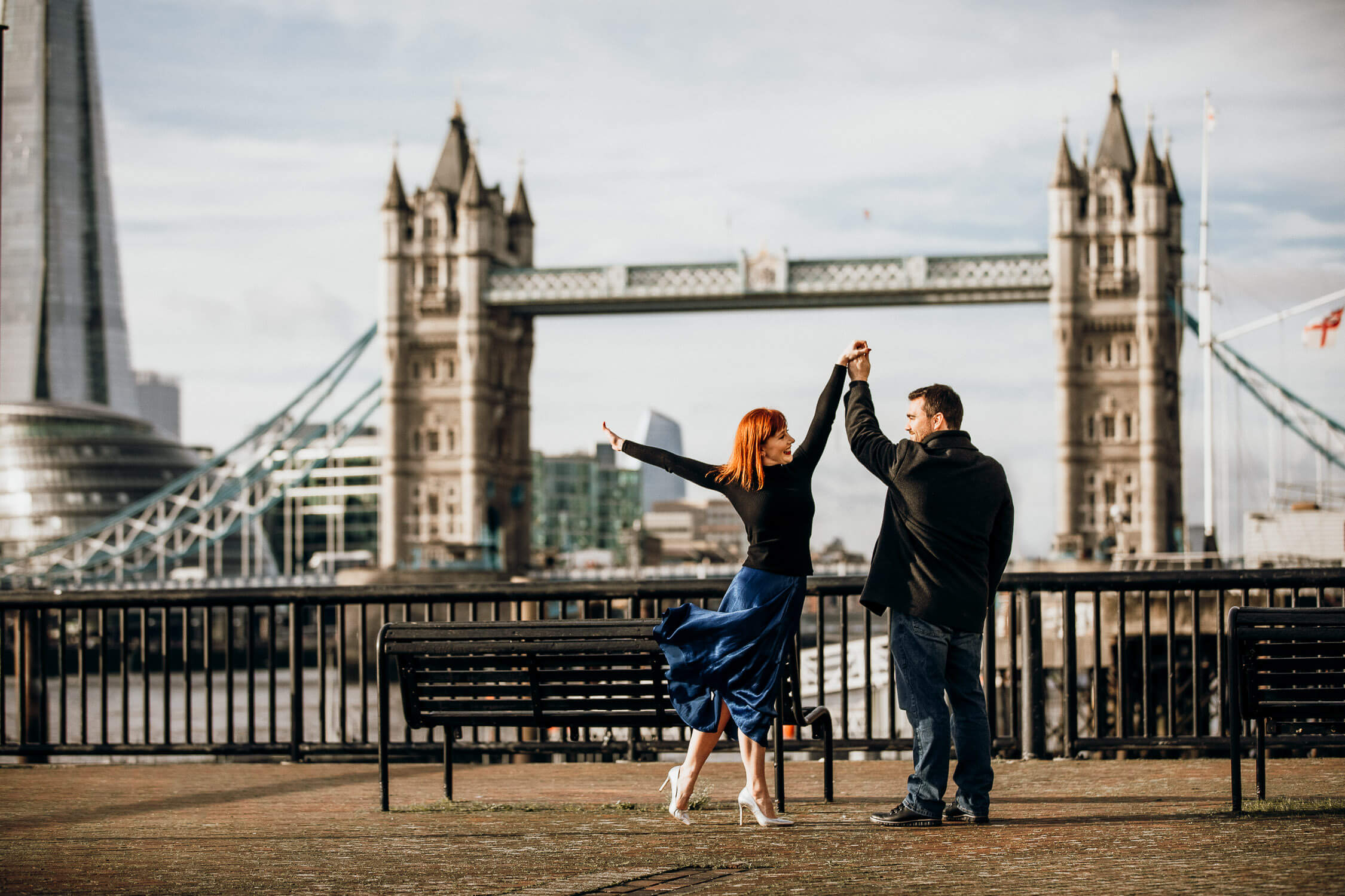 london-Couple-photographer-Hadi-Yazdani-tower-bridge-romantic-gallery