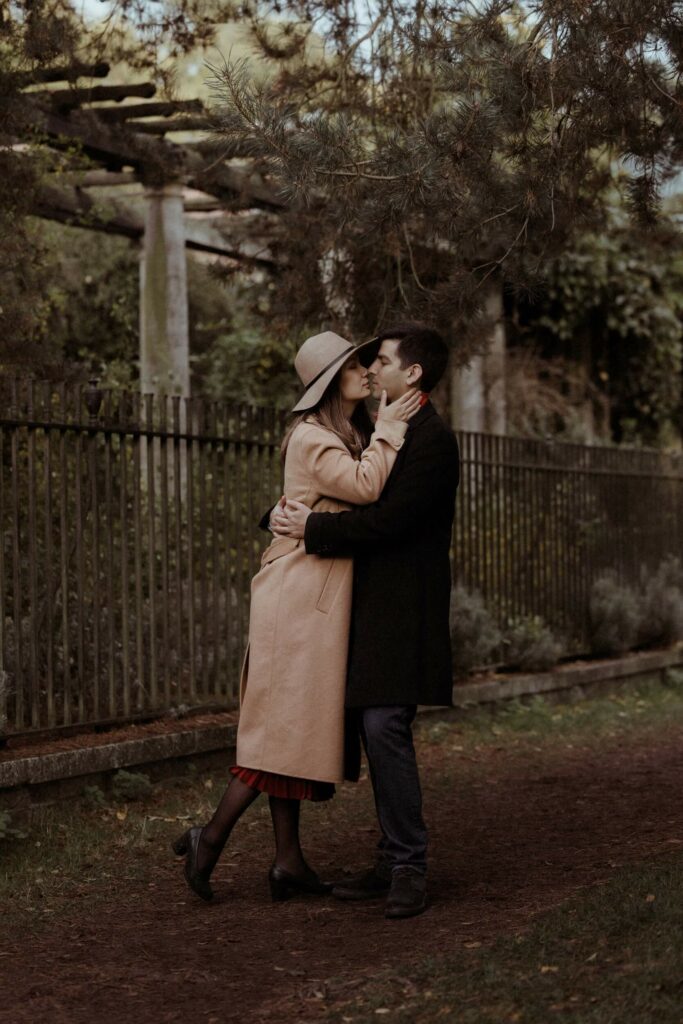 London-engagement-photographer-pergola-gardens6116